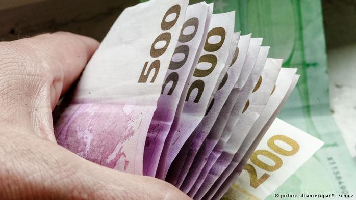 Ngân hàng Trung ương Châu Âu sẽ ngưng phát hành tiền mệnh giá 500 euro vào cuối năm 2018.
