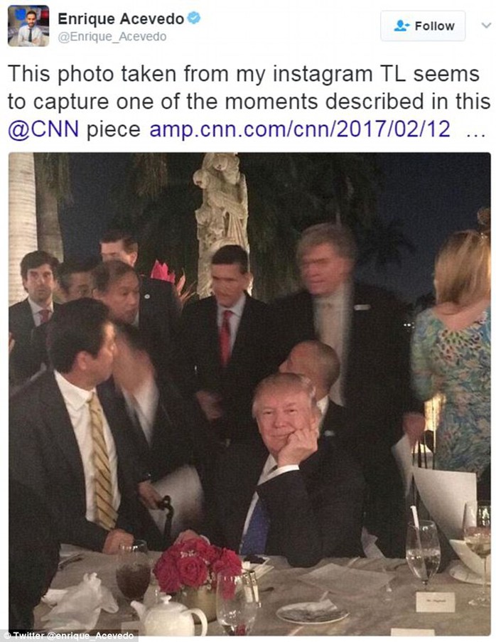 
Hình ảnh của ông Trump trong bữa tiệc tại khu nghỉ dưỡng Mar-a-Lago tối 11-2. Ảnh: Twitter
