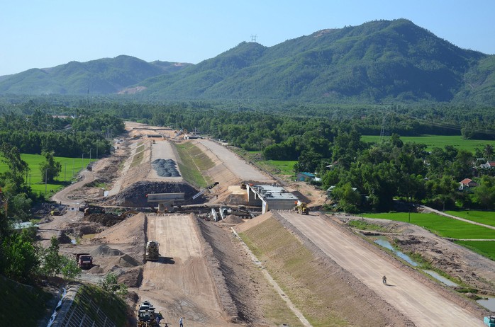 Toàn tuyến cao tốc Đà Nẵng - Quảng Ngãi đã thi công được khoảng 66% Ảnh: TRẦN THƯỜNG