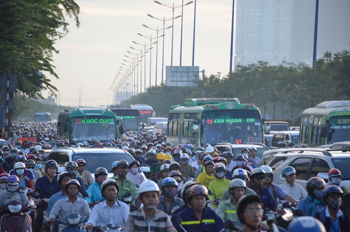 Kẹt xe tại TP HCM vẫn đang là vấn đề nóng cần biện pháp giải quyết