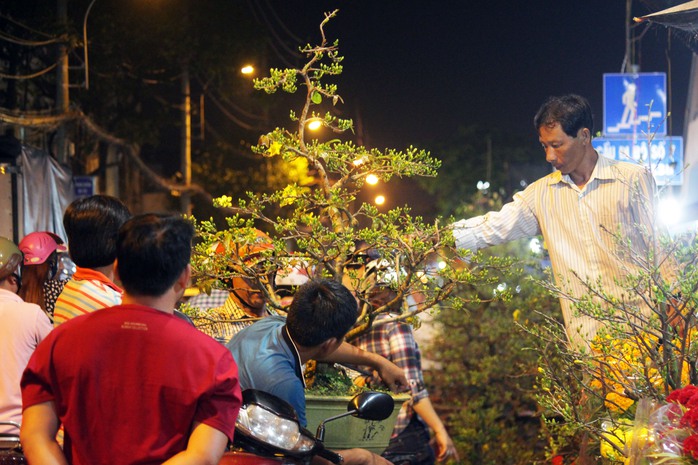 
Nếu khách không thể tự chở hàng về có thể trả thêm phí vận chuyển, có người sẽ đưa hàng về tới tận nhà.
