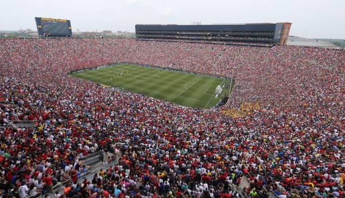 Hơn 10.000 khán giả xem trận M.U gặp Real Madrid ở Michigan năm 2014