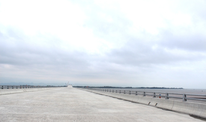 
Cầu Tân Vũ - Lạch Huyện nối bán đảo Đình Vũ với huyện đảo Cát Hải
