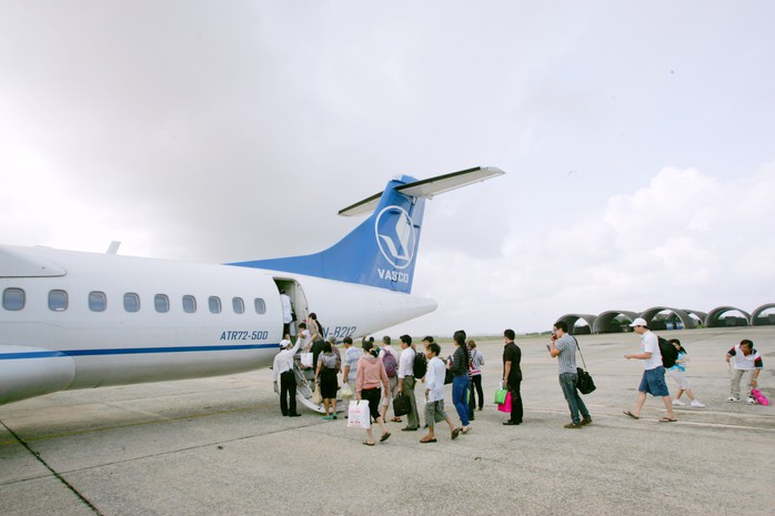 
Một máy bay ATR72 của VASCO tại sân bay Tân Sơn Nhất - Ảnh minh họa
