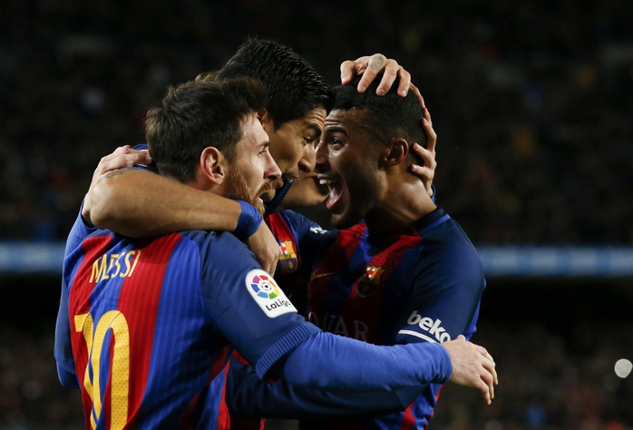 Bộ ba của Barcelona cùng nhau ghi bàn trở lại Ảnh: REUTERS