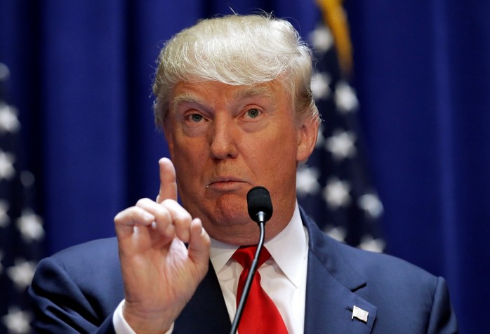 Ông Donald Trump chưa hết rắc rối vì lệnh cấm người nhập cư. Ảnh: Reuters