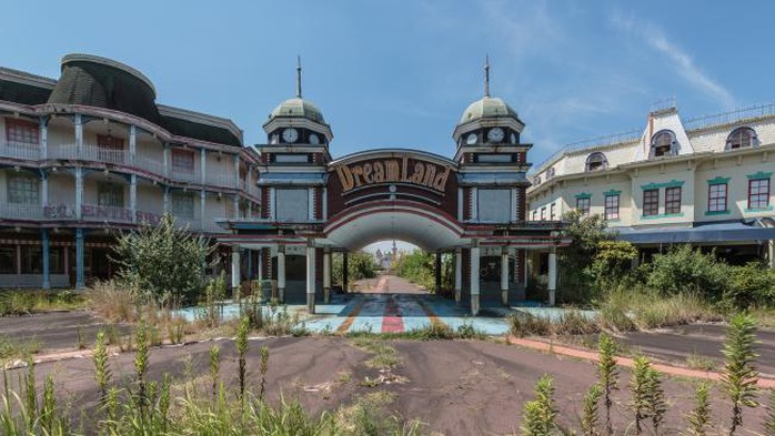 Nara Dreamland chính thức đóng cửa vào năm 2006 và từ đó bị bỏ hoang. Ảnh: Romain Veillon