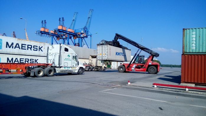 
Xếp dỡ hàng hóa tại cảng biển Hải Phòng Ảnh: Trọng Đức

