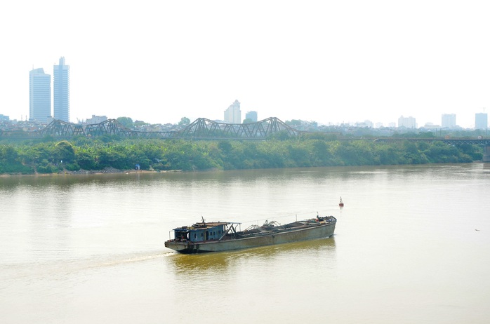 Khu vực ven sông Hồng sẽ được quy hoạch thành khu đô thị hiện đại, du lịch đường sông, phát triển giao thông... Ảnh: Nguyễn Hưởng