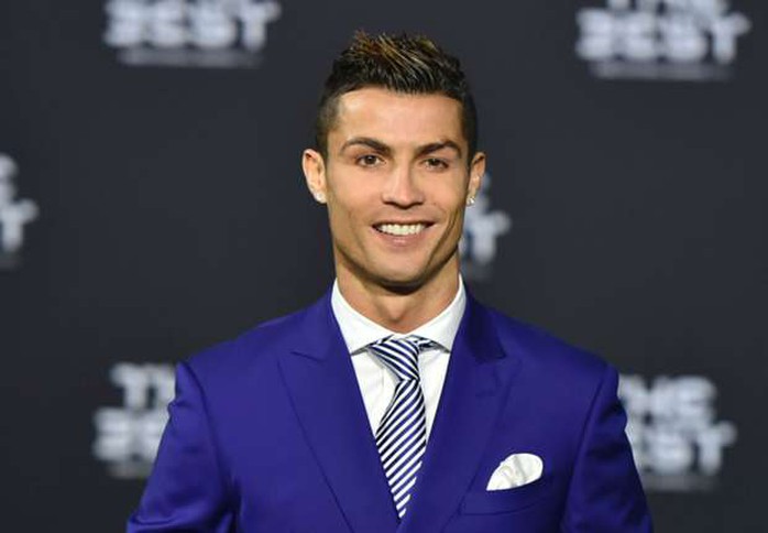 
Ronaldo nhận giải Cầu thủ xuất sắc nhất năm của FIFA rạng sáng 10-1
