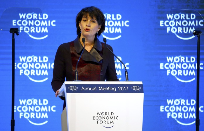 Tổng thống Thụy Sĩ Doris Leuthard phát biểu tại Hội nghị WEF 2017 hôm 17-1 Ảnh: Reuters