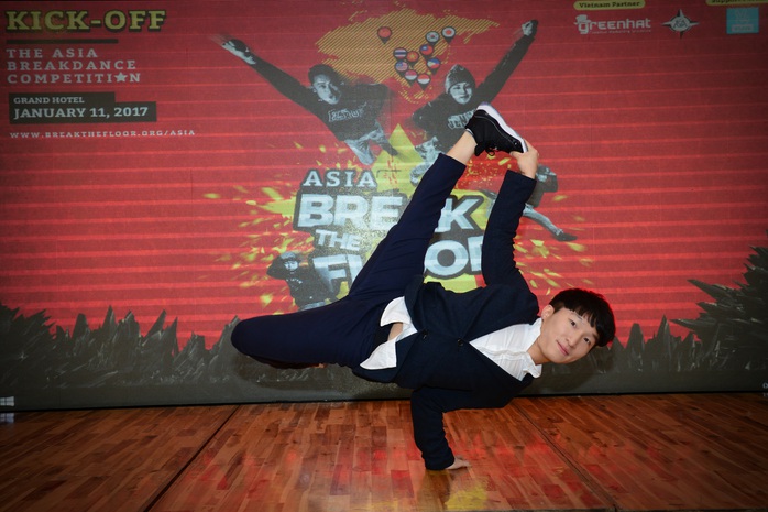 
Bboy Pocket (Hàn Quốc) trình diễn những điệu nhảy sôi động
