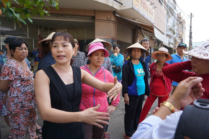 
Một tiểu thương phản ánh những bất cập trong việc sắp xếp nơi kinh doanh ở chợ Tân Trụ
