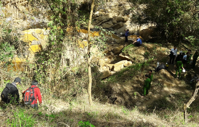 
Hiện trường vụ tai nạn làm 2 người chết ở thác Hang Cọp

