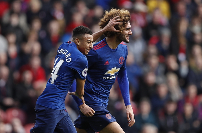 
Bộ đôi Fellaini và Lingard lập công, góp phần giúp M.U thắng Middlesbrough 3-1Ảnh: Reuters
