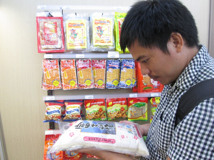
Gạo giống Nhật Bản trồng tại Việt Nam được bán tại một chuỗi bán lẻ nước ngoài
