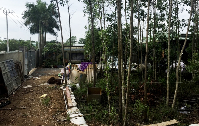 
Một xưởng sản xuất xây dựng tường rào, nhà ở chắc chắn ngay trong khu đất trồng cây lâu năm gần KCN An Hạ (xã Phạm Văn Hai, huyện Bình Chánh, TP HCM)

