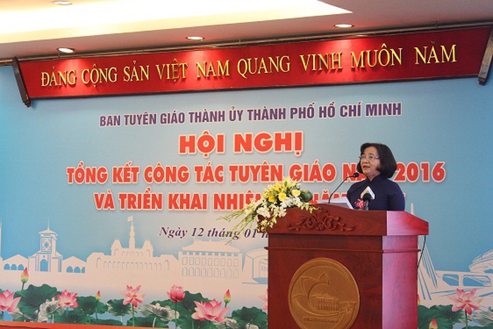 
Trưởng Ban Tuyên giáo Thành ủy TP HCM Thân Thị Thư phát biểu tại hội nghị ngày 12-1. Ảnh: Bảo Nghi

