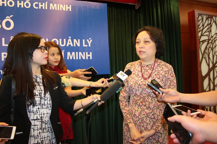 
Bà Phạm Khánh Phong Lan trả lời báo chí sáng 11-3 (Ảnh: Phan Anh)
