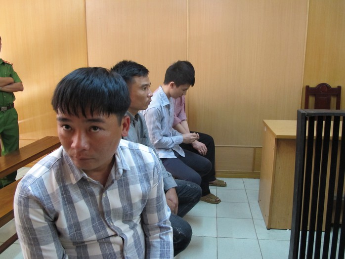 
Nhóm Đồng Xuân Dũng tại phiên tòa sơ thẩm
