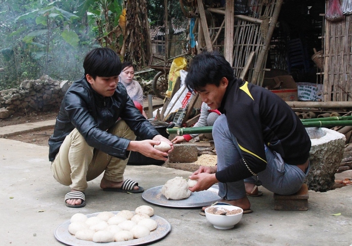 Tiếp đến là món bánh dày