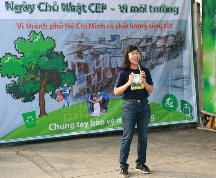 
Bà Nguyễn Thị Hoàng Vân, Giám đốc Quỹ CEP kêu gọi đội ngũ nhân viên tín dụng và bà con thành viên nghèo chung tay bảo vệ môi trường sống
