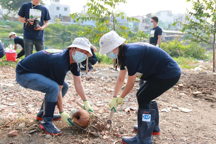 
Tất thảy bạn trẻ đến chương trình với tinh thần trách nhiệm cao và mong muốn góp sức bảo vệ, giữ gìn môi trường sống
