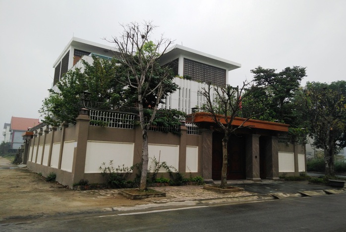 
Căn biệt thự được định giá nhiều tỉ đồng ở Khu đô thị Bình Minh (Thanh Hóa ) được cho là của bà Trần Vũ Quỳnh Anh
