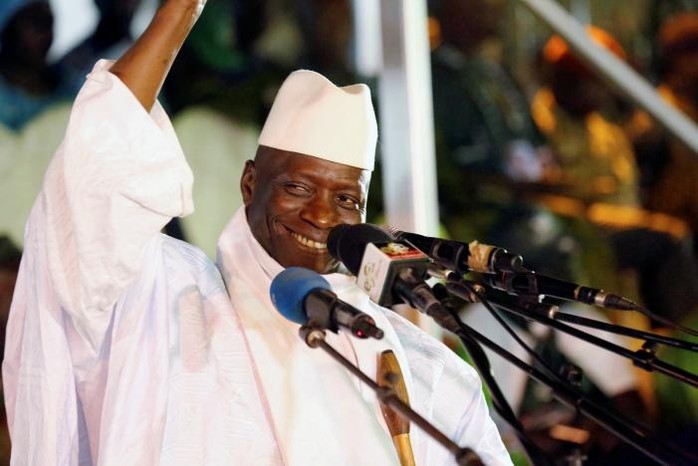 
Tổng thống mãn nhiệm Yahya Jammeh tại thủ đô Banjul của Gambia hồi tháng 11-2016. Ảnh: Reuters

 
