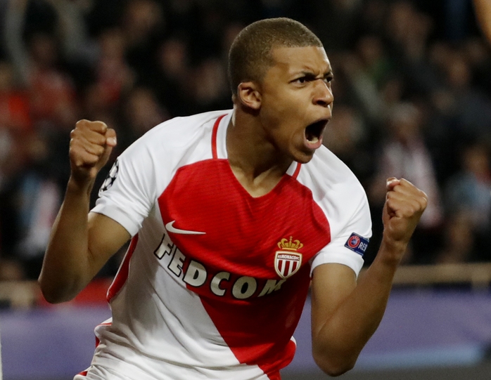 Mbappe mới 18 tuổi nhưng đã liên tiếp tỏa sáng ở Champions League