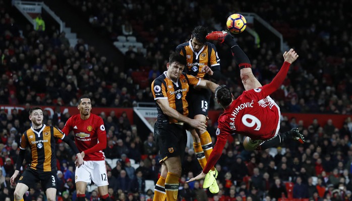 Ibrahimovich (9) và các ngôi sao M.U tung 15 pha dứt điểm nhưng không ghi nổi 1 bàn vào lưới Hull CityẢnh: REUTERS