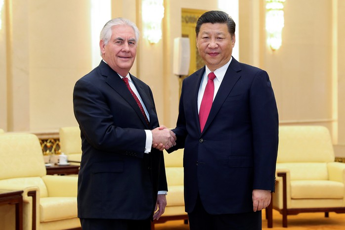 
Chủ tịch Trung Quốc Tập Cận Bình (phải) tiếp Ngoại trưởng Mỹ Rex Tillerson tại thủ đô Bắc Kinh ngày 19-3. Ảnh: Reuters
