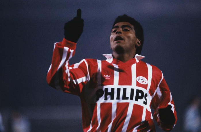 Romario trong màu áo PSV và Barcelona (ảnh dưới)