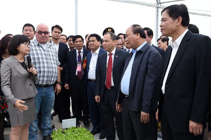 
Thủ tướng Nguyễn Xuân Phúc thăm dự án VinEco Hà Nam của Tập đoàn Vingroup - Ảnh: Quang Hiếu
