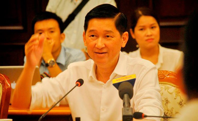 
Phó Chủ tịch UBND TP HCM Trần Vĩnh Tuyến nêu giải pháp cho UBND quận 1 giải quyết việc làm cho người buôn bán trên vỉa hè
