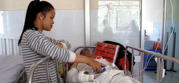 
Các nạn nhân đang được điều trị tại Bệnh viện Chợ Rẫy Ảnh: PHẠM DŨNG
