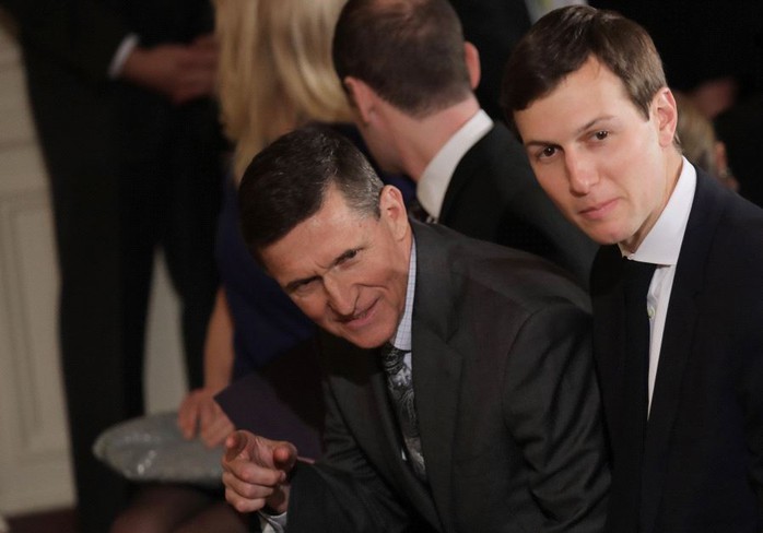 
Con rể của ông Trump, Jared Kushner và Tướng Flynn. Ảnh: Reuters
