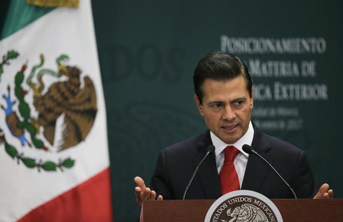 Tổng thống Mexico Enrique Pena Nieto đã tuyên bố hủy chuyến thăm Mỹ. Ảnh: AP