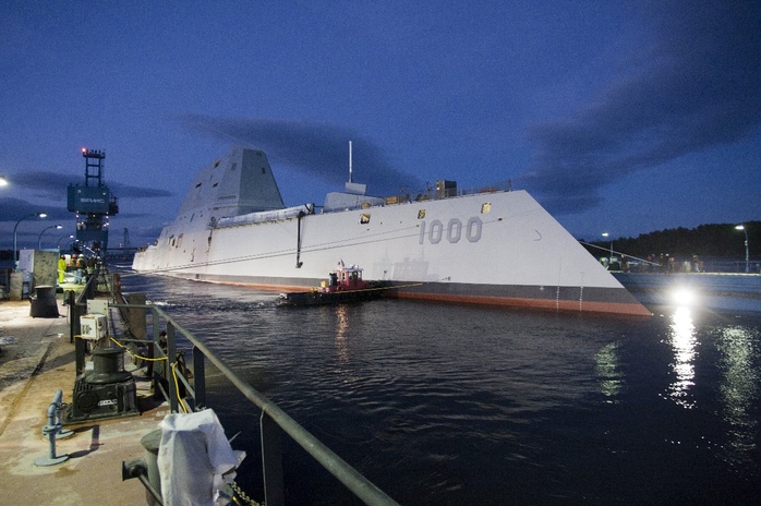 
Tàu khu trục USS Zumwalt của Mỹ Ảnh: HẢI QUÂN MỸ
