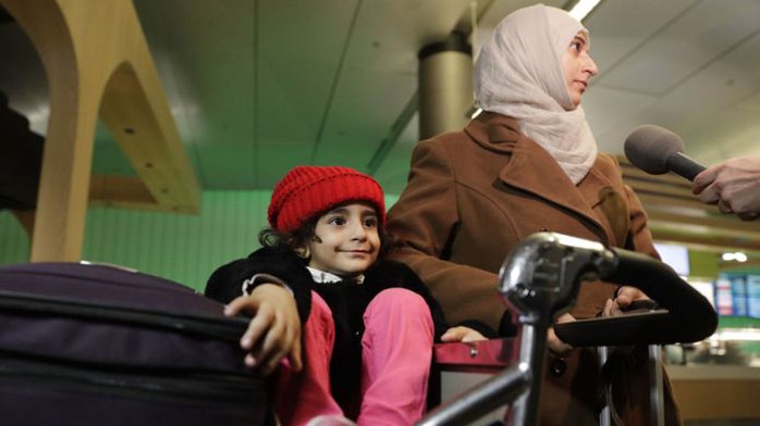 Sắc lệnh tạm thời cấm tất cả những người tị nạn và du khách đến từ 7 nước có dân số chủ yếu là người Hồi giáo nhập cảnh vào Mỹ. Ảnh: AP