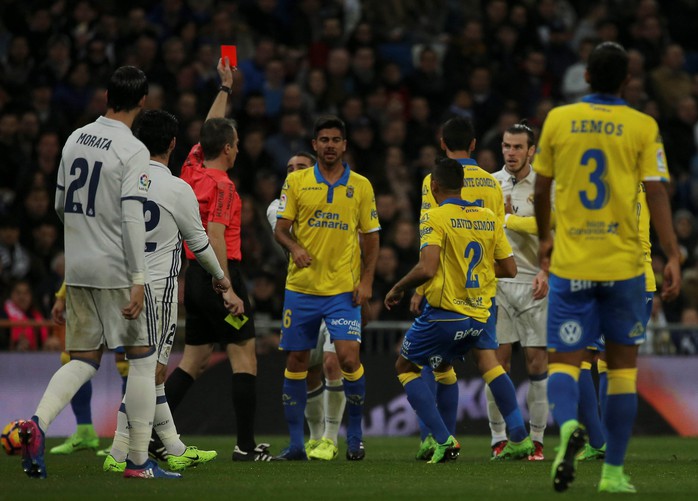 Bale nhận thẻ đỏ khiến Real Madrid vất vả hòa Las Palmas 3-3 rạng sáng 2-3 Ảnh: REUTERS