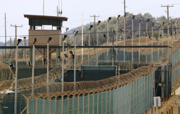 
Ảnh chụp bên ngoài khu nhà tù Camp Delta của hải quân Mỹ ở vịnh Guantanamo vào năm 2013. Nguồn: Reuters
