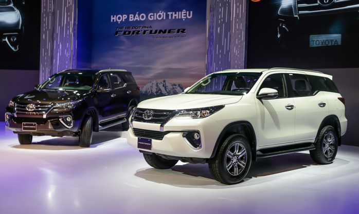Fortuner 2017 được nhập khẩu nguyên chiếc từ Indonesia có giá bán gấp đôi so với nước xuất khẩu