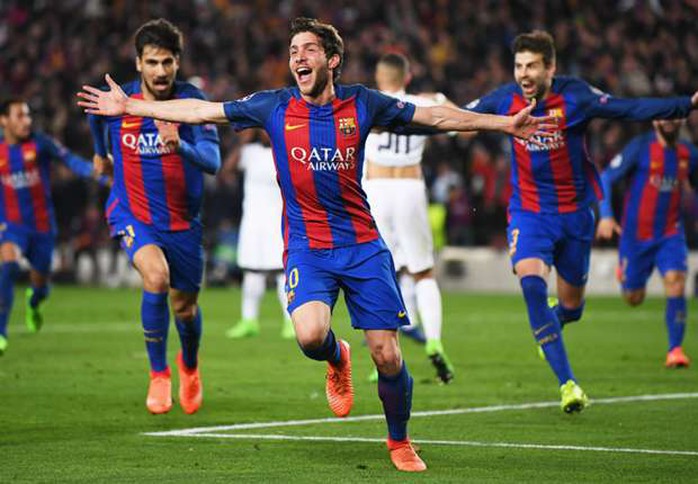 
Roberto ghi bàn phút 90+5 giúp Barcelona ngược dòng vào tứ kết Champions League sau khi để thua 0-4 ở lượt đi
