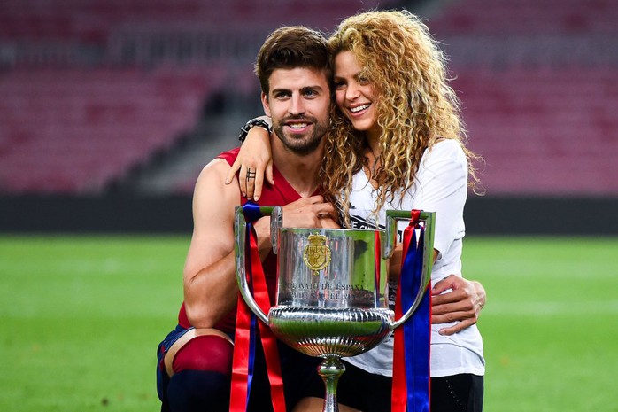 
Đồng đội Gerard Pique và vợ Shakira thông báo sẽ bỏ lỡ đám cưới của tiền đạo thuộc biên chế Barca.
