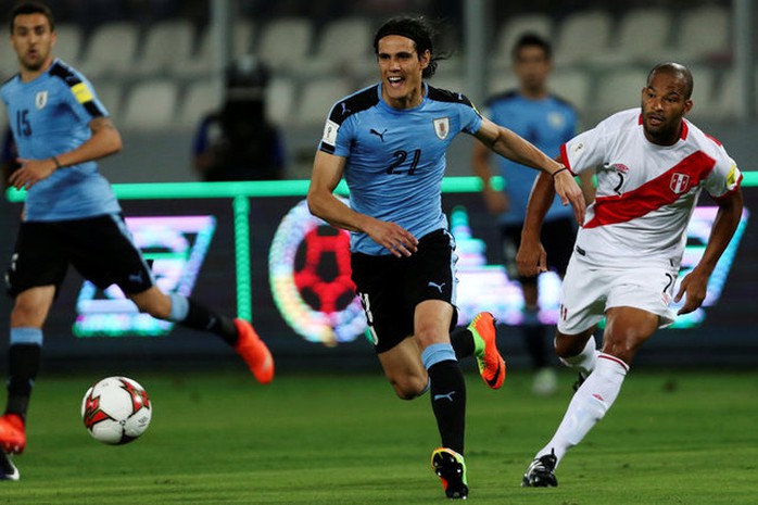 Cavani, chân sút dẫn đầu danh sách Vua phá lưới với 9 bàn, tịt ngòi trong trận thua Peru