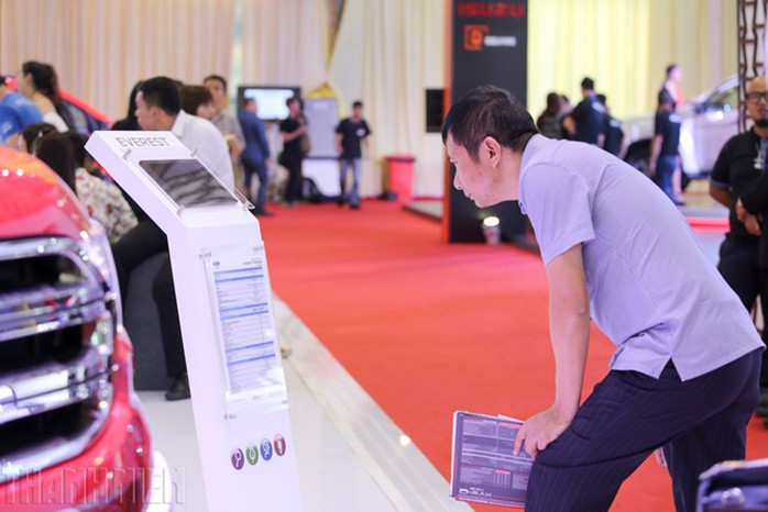 Nhiều người tiêu dùng kỳ vọng giá bán ô tô nhập khẩu từ ASEAN sẽ giảm từ ngày 1.1.2017