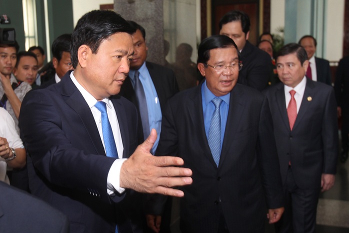 
Bí thư Thành ủy Đinh La Thăng tiếp Thủ tướng Hun Sen
