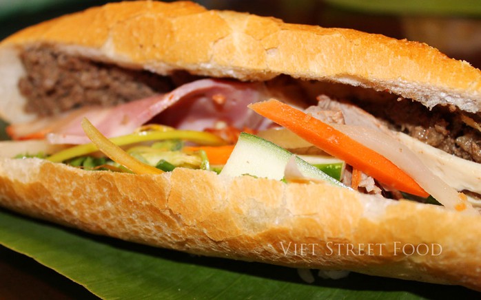 TP HCM là nơi có một số món ăn đường phố ngon nhất thế giới. Ảnh: Viet Street Food