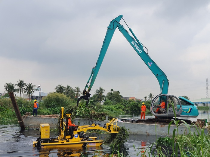 TP HCM: Tàu vớt rác trên mặt nước sẽ hoạt động trong tháng 3 - Ảnh 1.